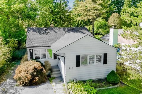Photo of 1218 Lakebreeze Drive, Mississauga, ON L5G 3W6 (MLS # W12470311)