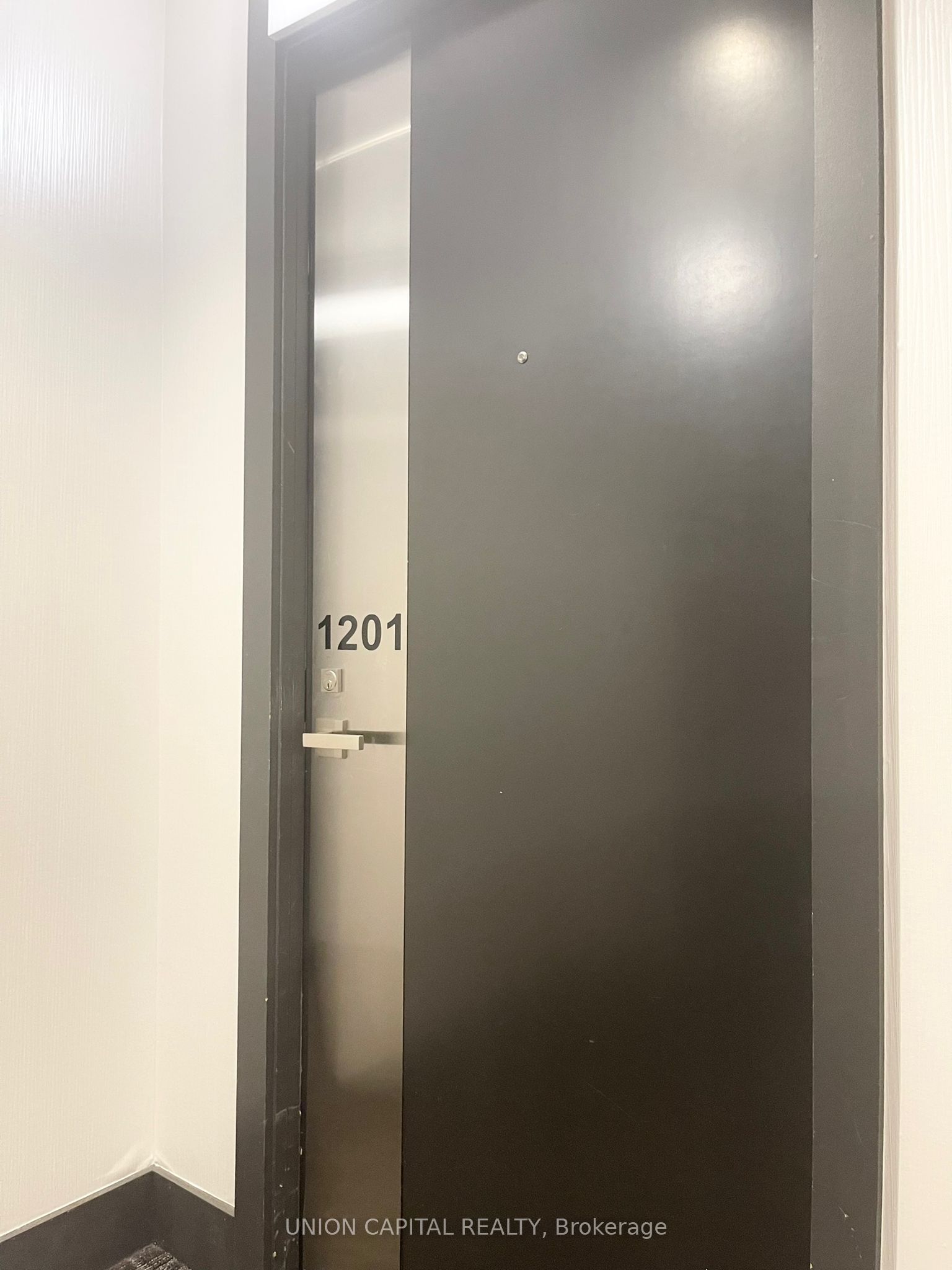 9471 Yonge Street 1201