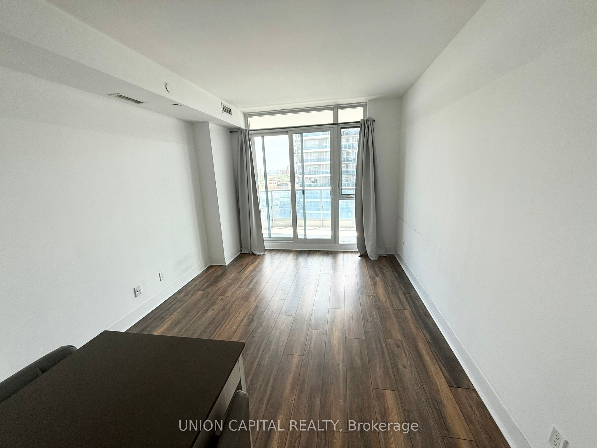 9471 Yonge Street 1201