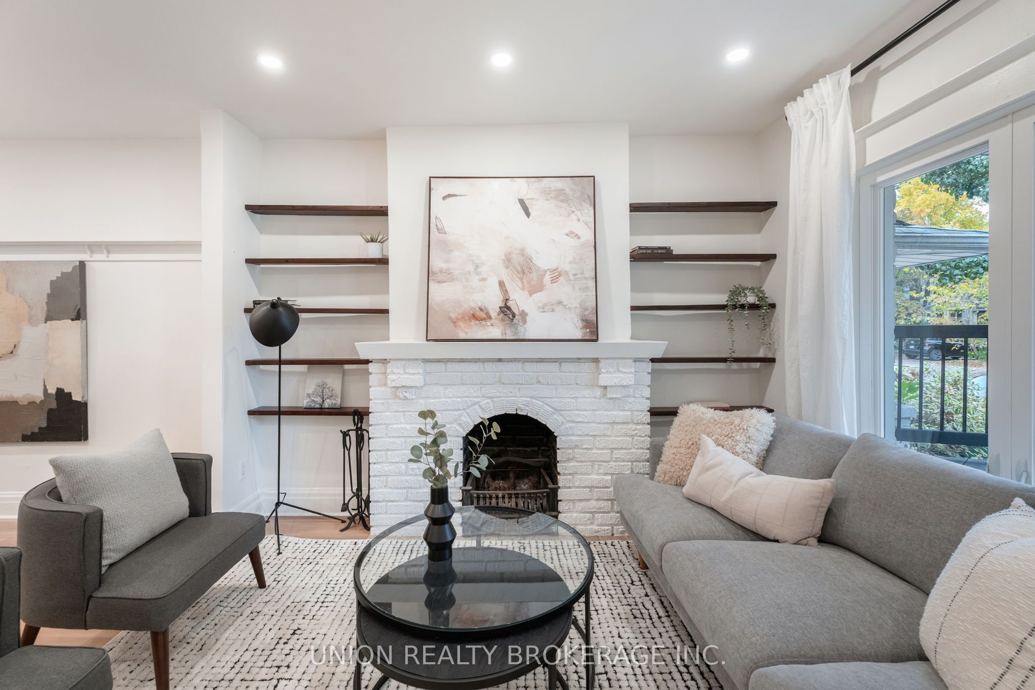 262 Silver Birch Avenue