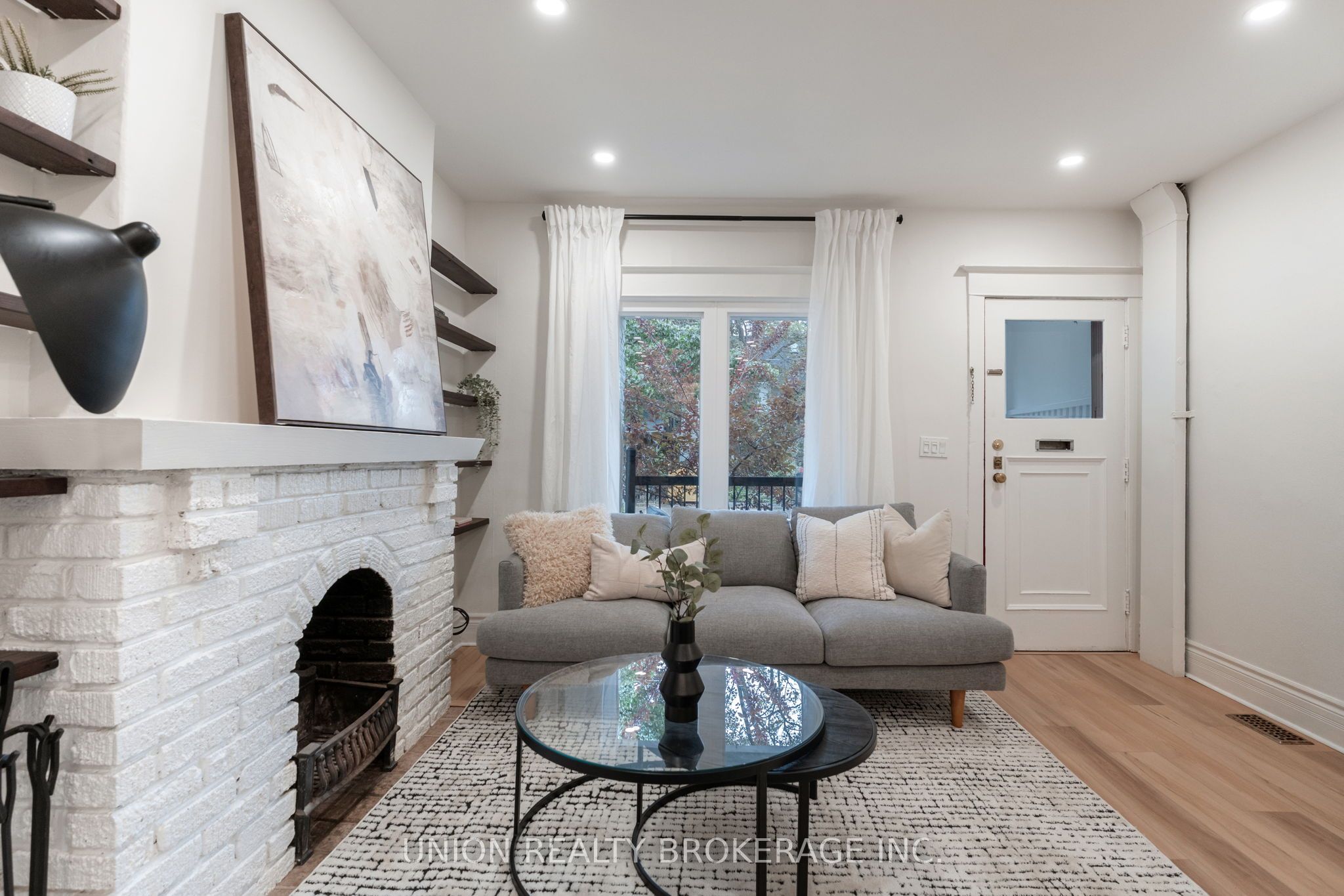 262 Silver Birch Avenue