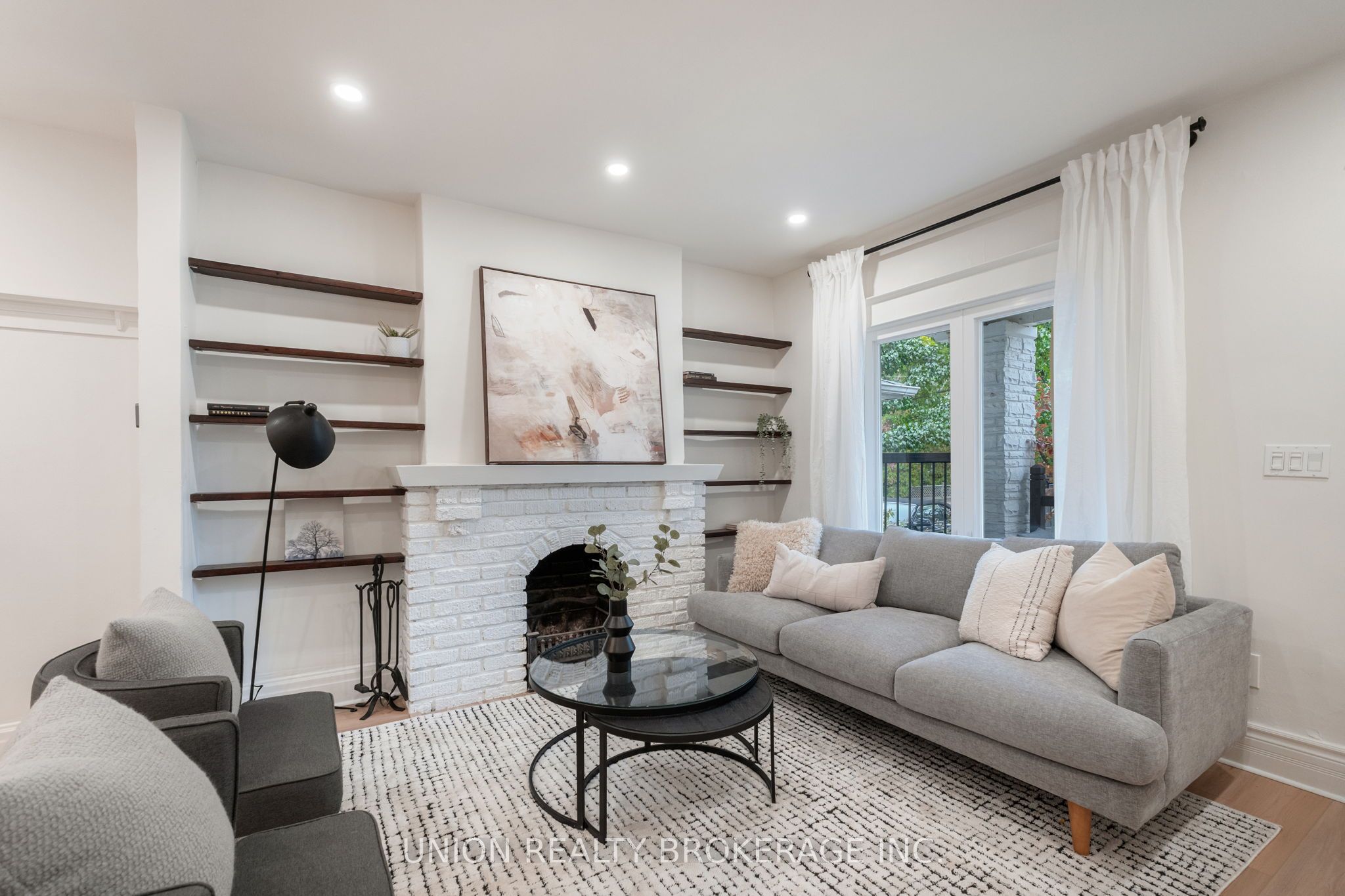 262 Silver Birch Avenue