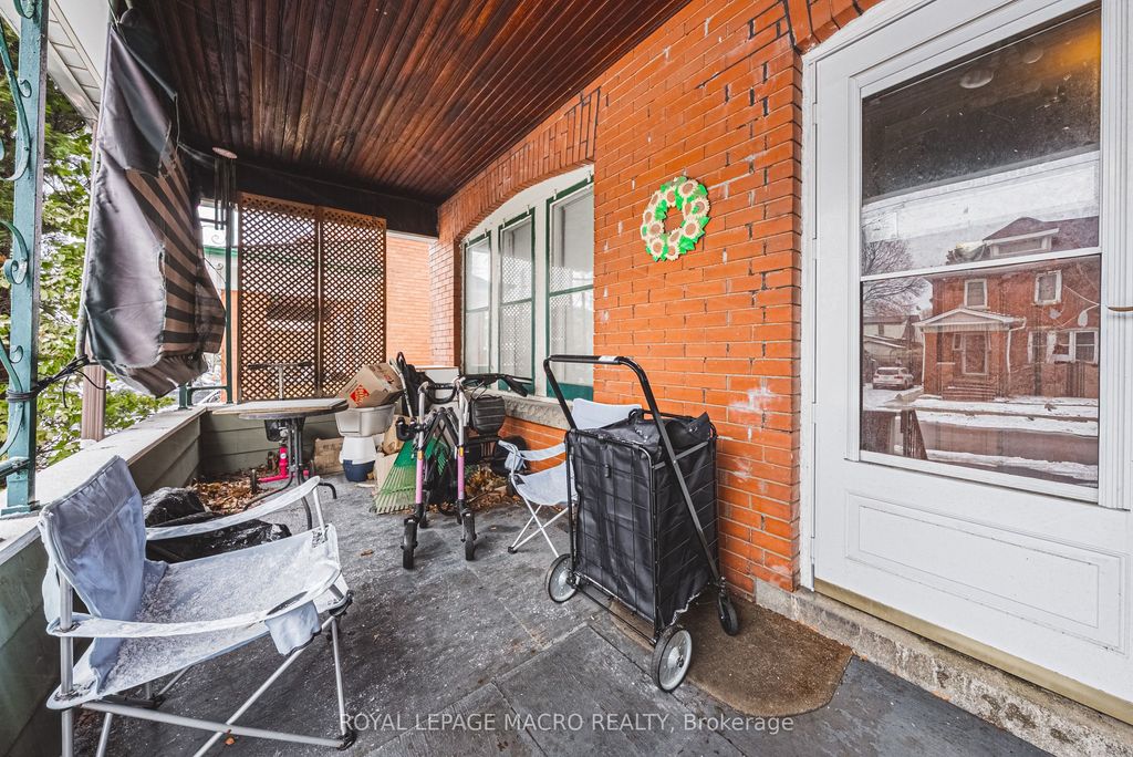 Photo of 193 Edgemont Street S, Hamilton, ON L8K 2J1 (MLS # X12653984)