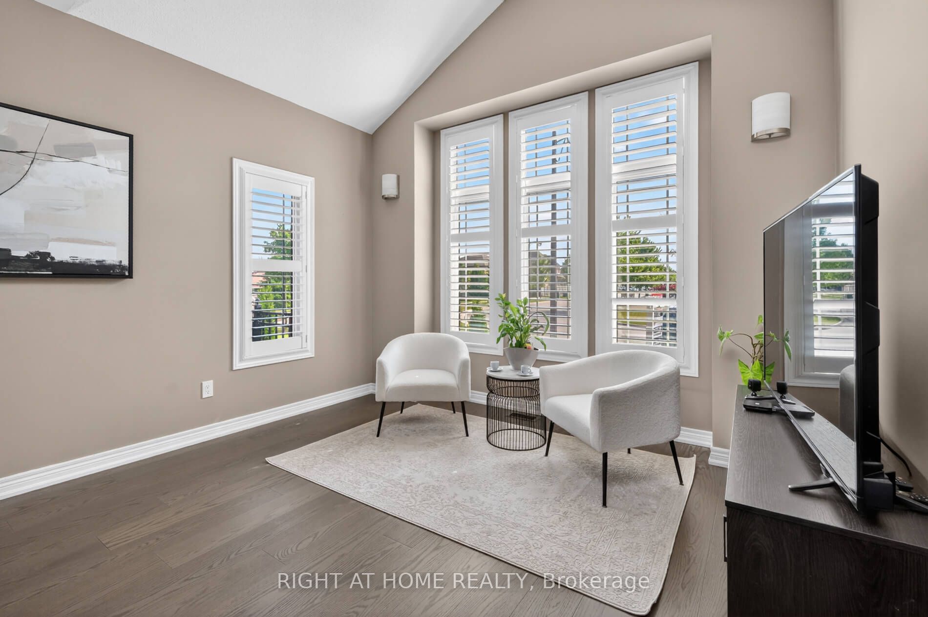 80 Sharpe Crescent