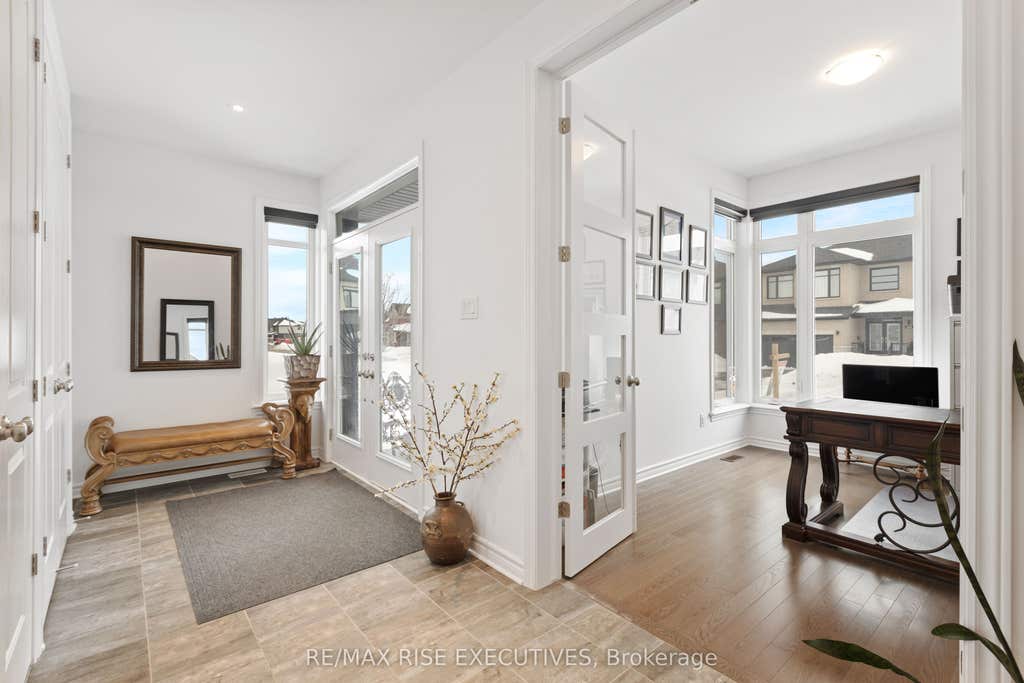 Photo of 165 Finsbury Avenue, Stittsville - Munster - Richmond, ON K2S 2P5 (MLS # X13235198)