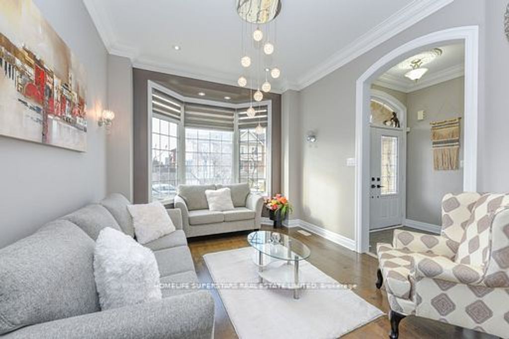 Photo of 8 Bainsville Circle, Brampton, ON L6P 3A5 (MLS # W12707592)