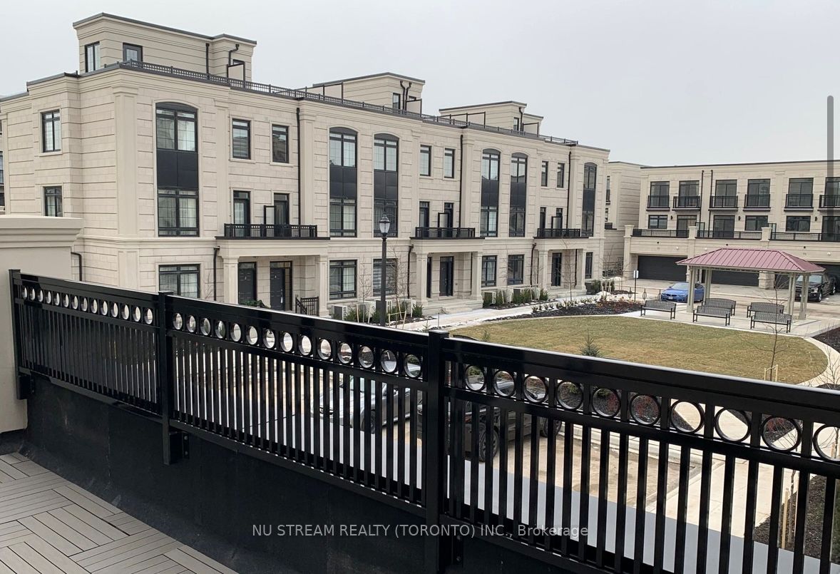76 Village Parkway