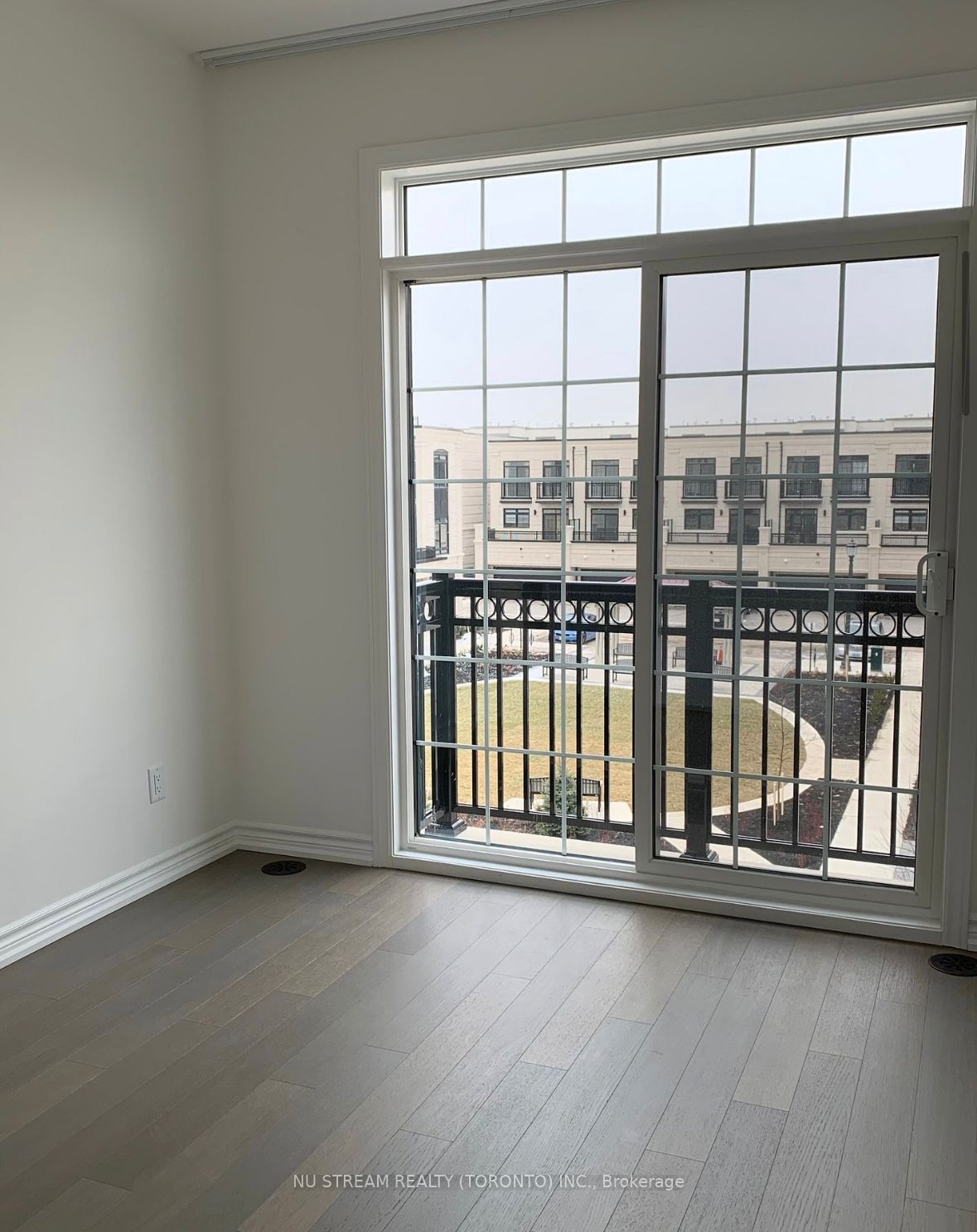 76 Village Parkway