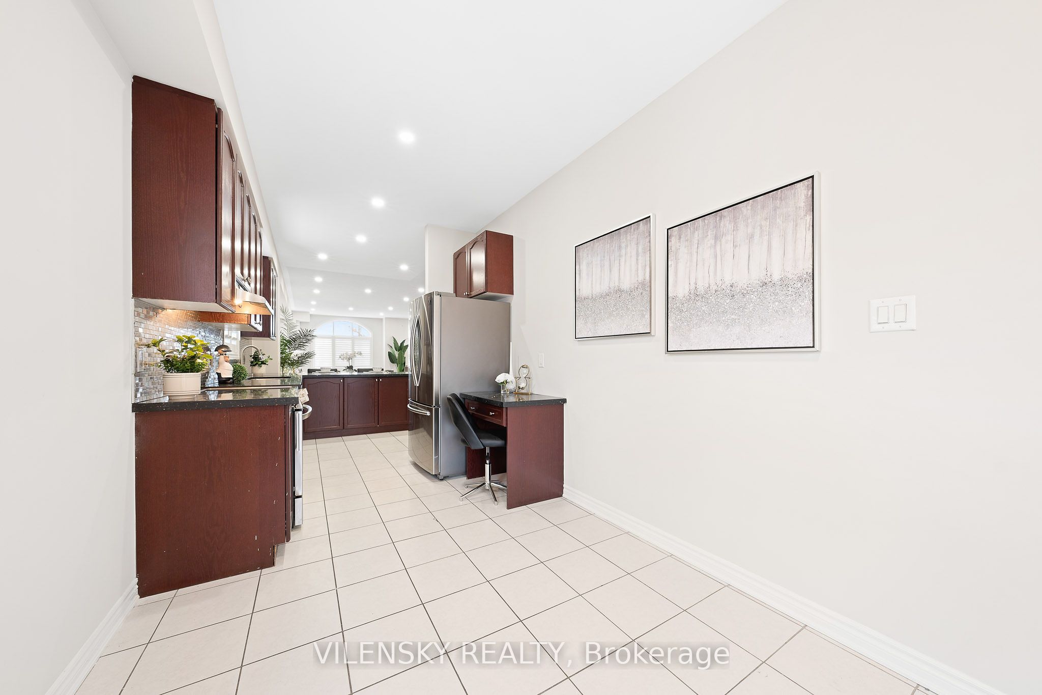 8777 Dufferin Street 17