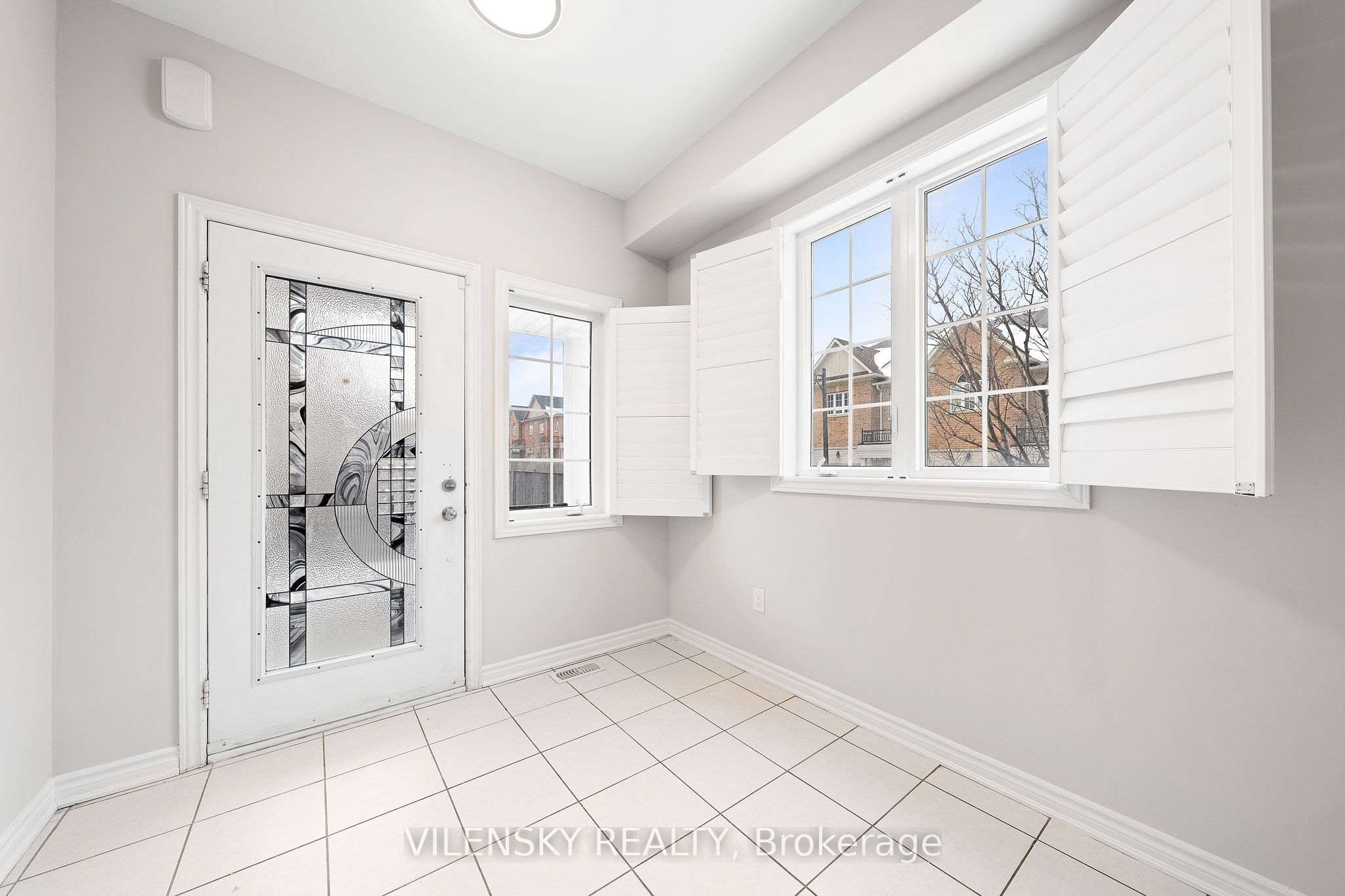 8777 Dufferin Street 17