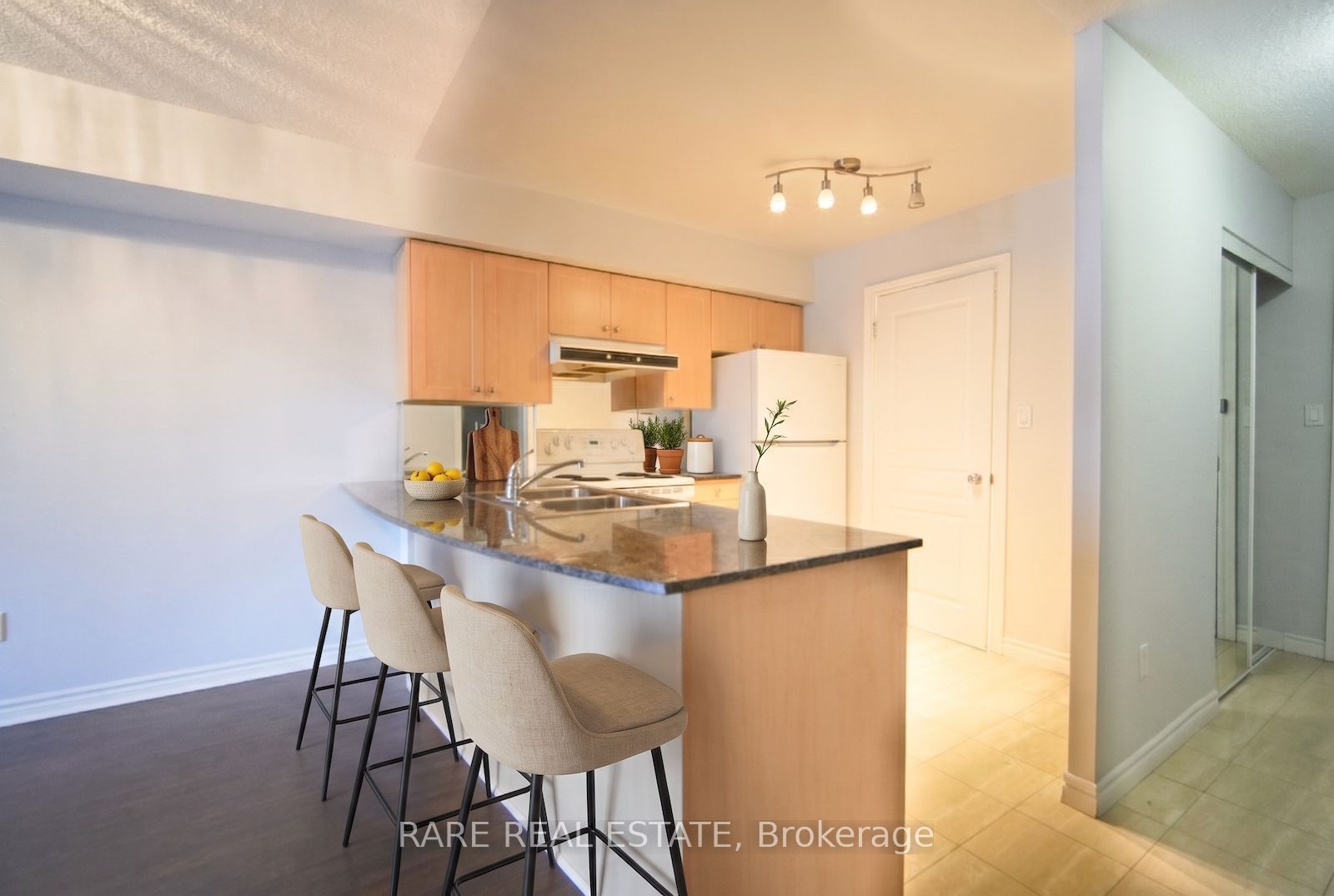 801 Bay Street 1703