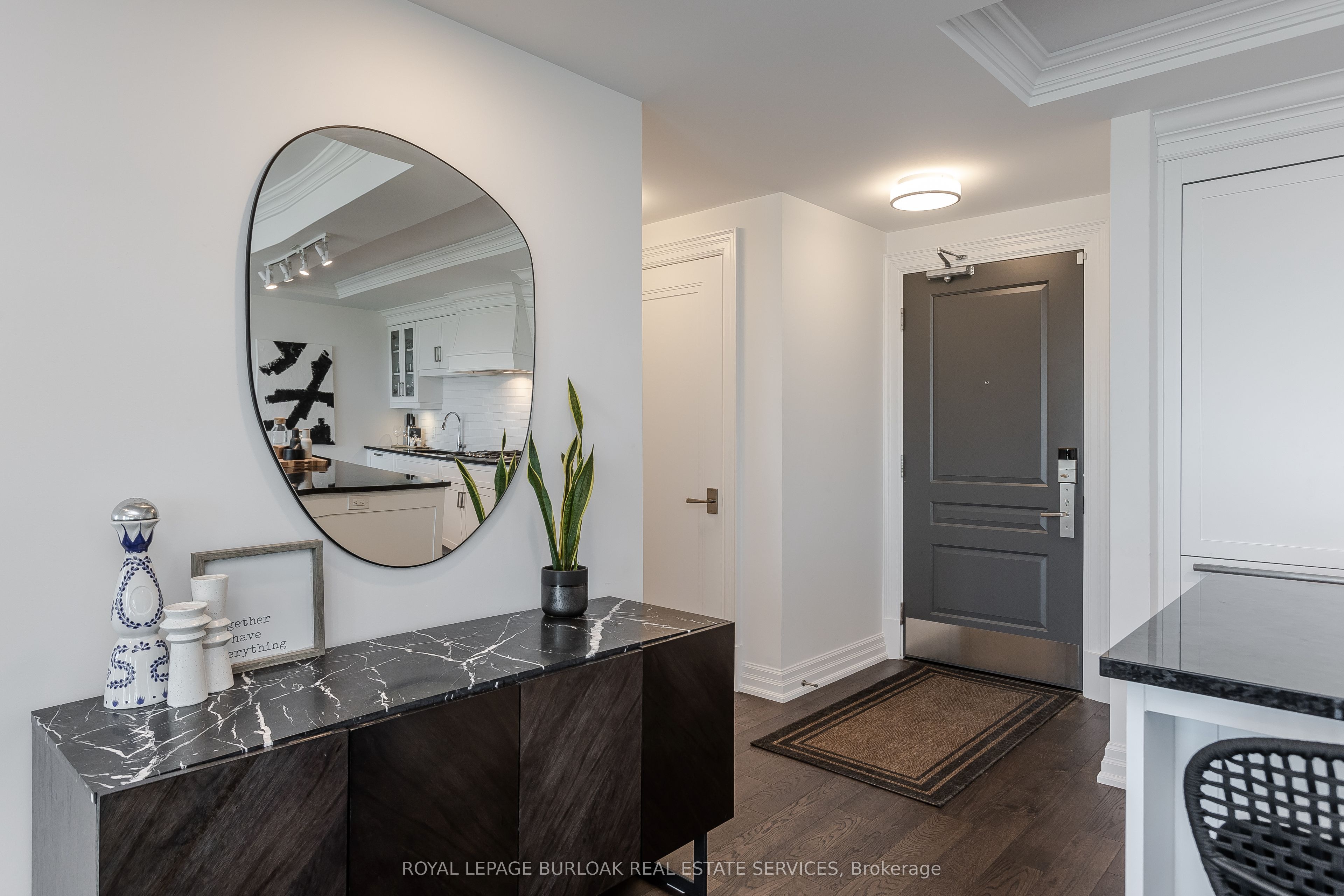 2060 Lakeshore Road 1303