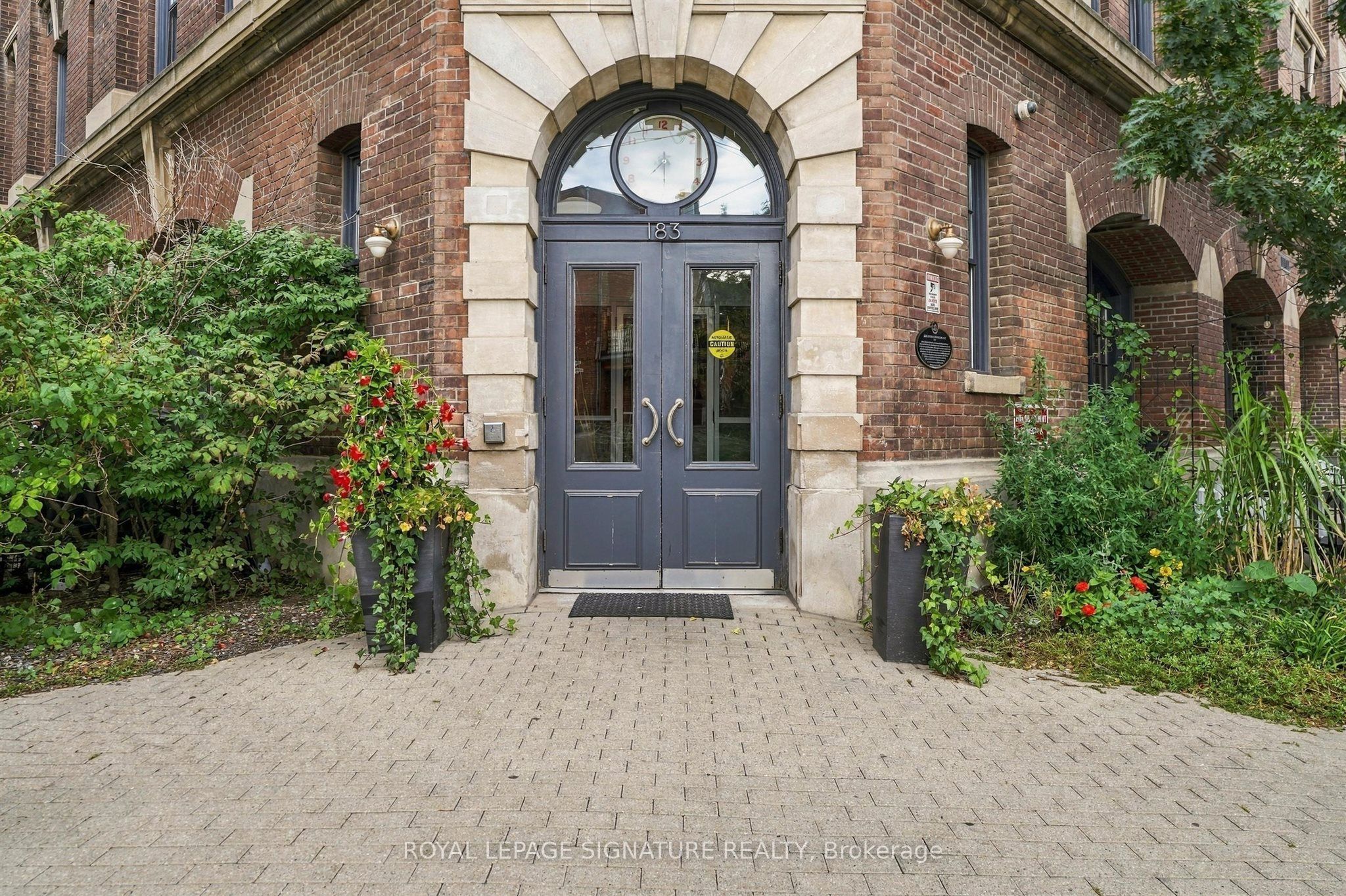 183 Dovercourt Road 404