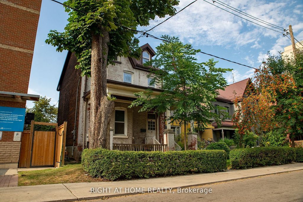 Photo of 28 D&#39;arcy Street, Toronto, ON M5T 1J7 (MLS # C12382663)