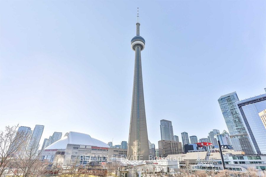 51 Lower Simcoe Street 308