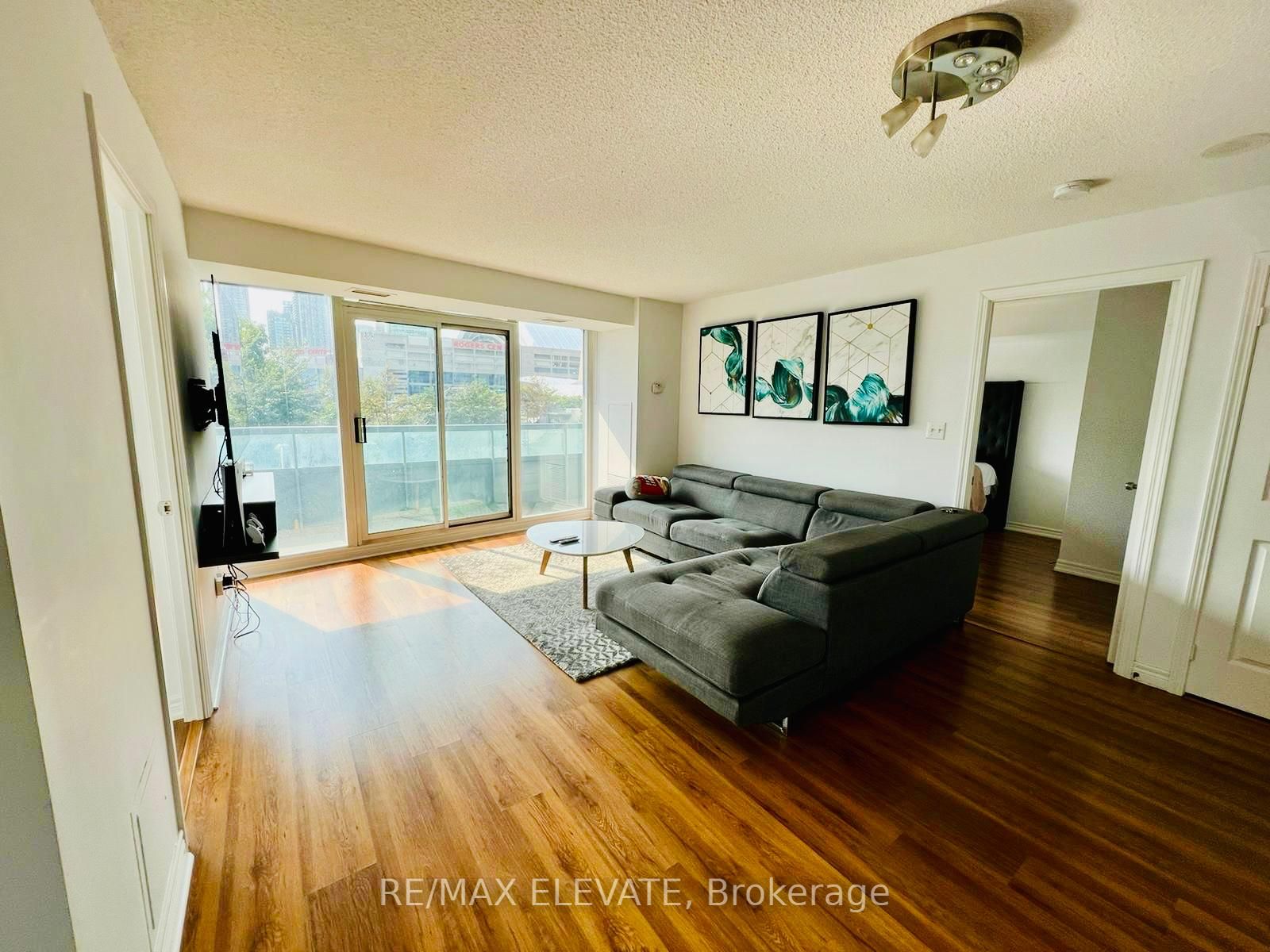 51 Lower Simcoe Street 308