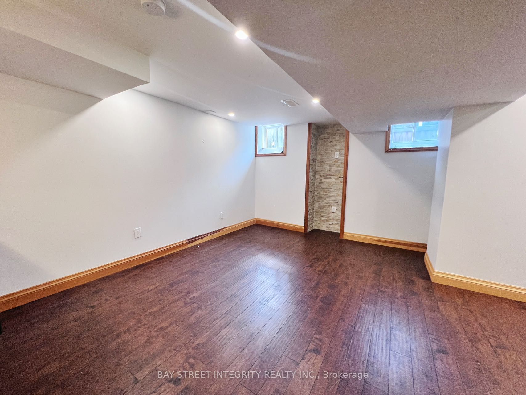 Bsmt-220 Sixteen Mile Drive