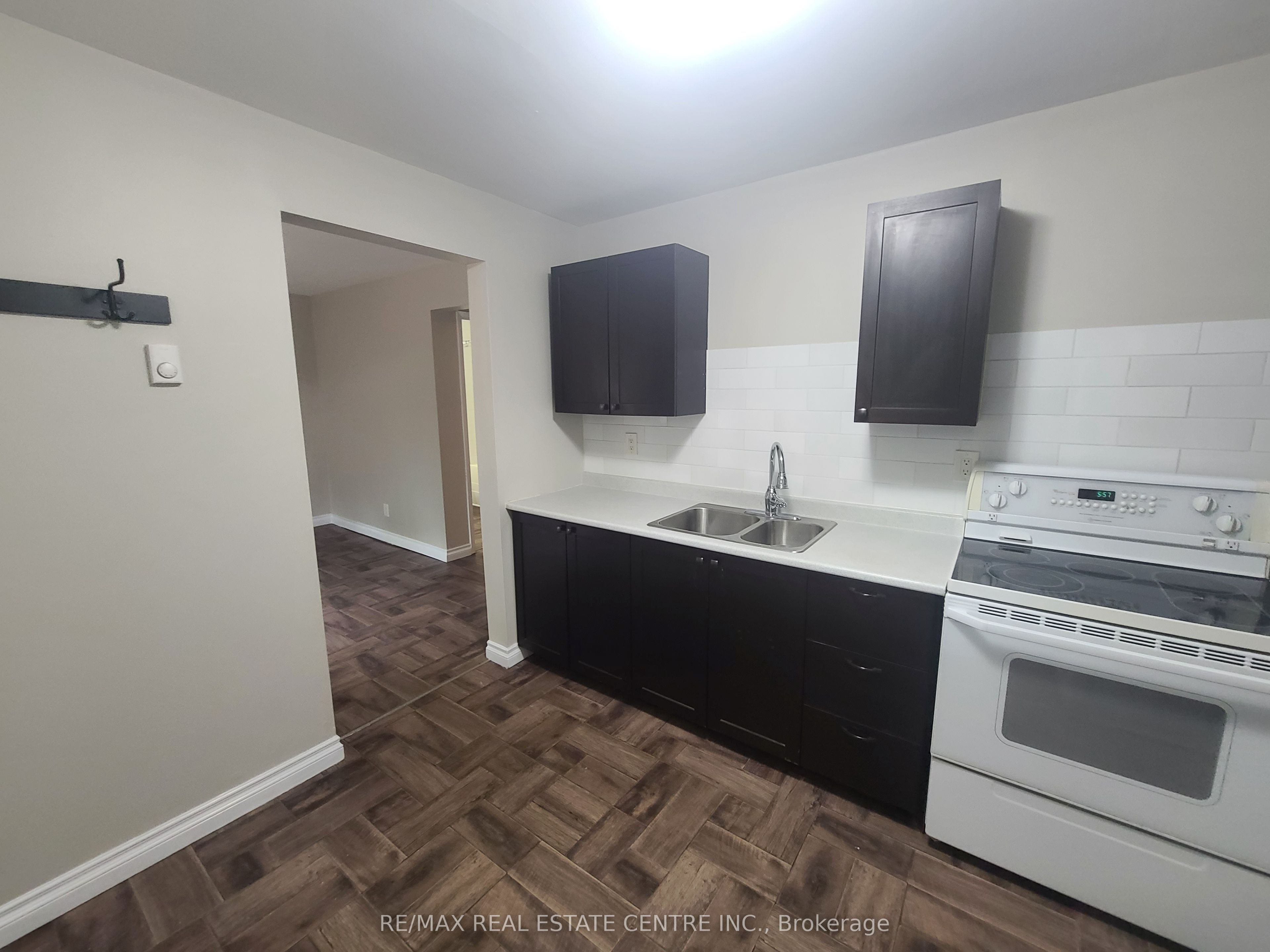 5 Ontario Street 2