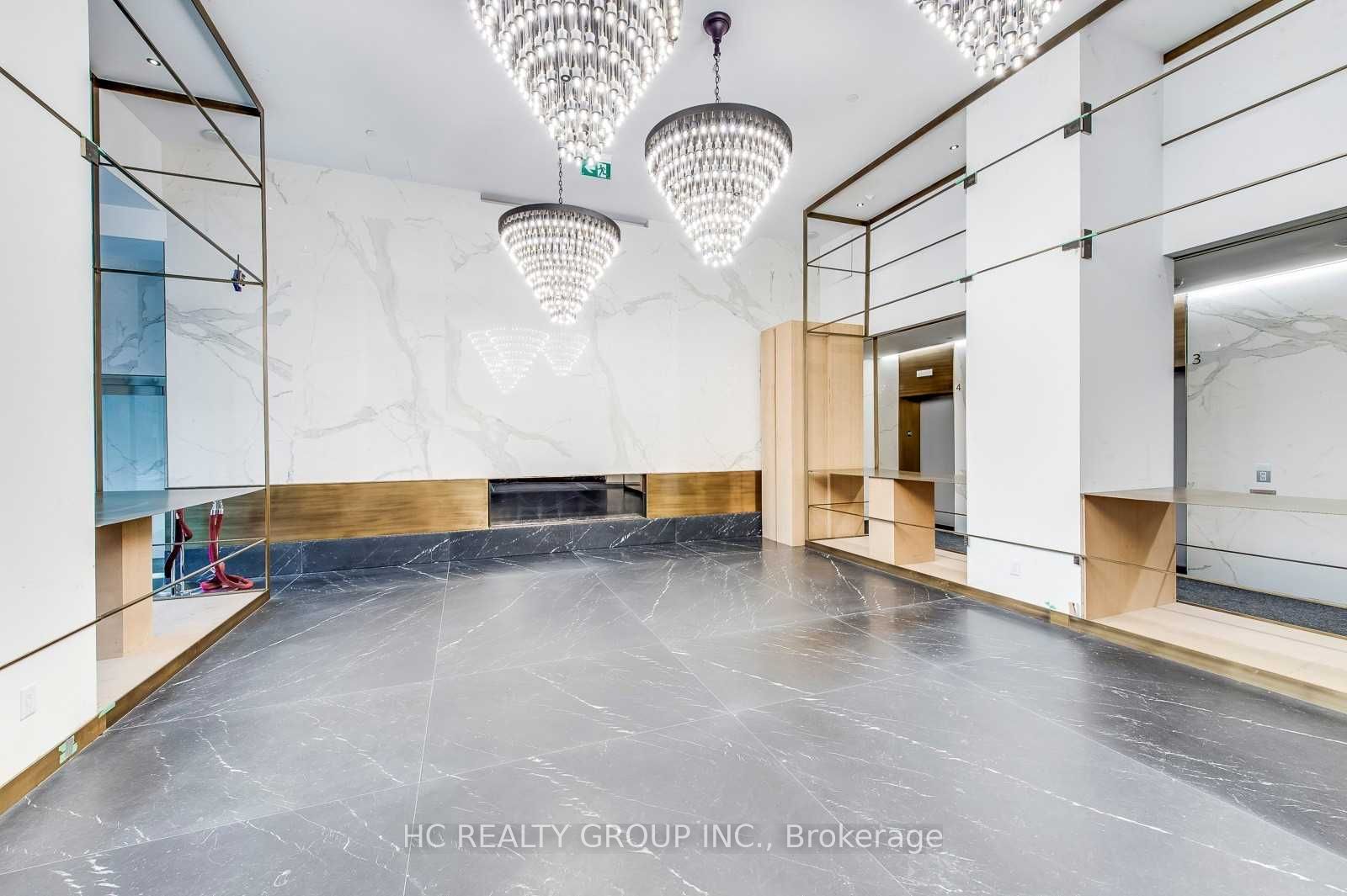 77 Shuter Street 2112