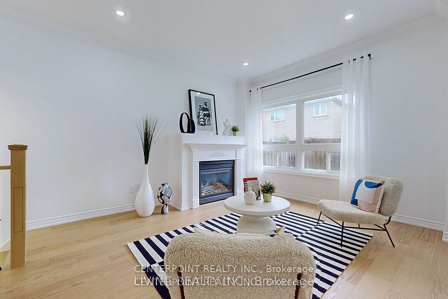 416 The Bridle Walk