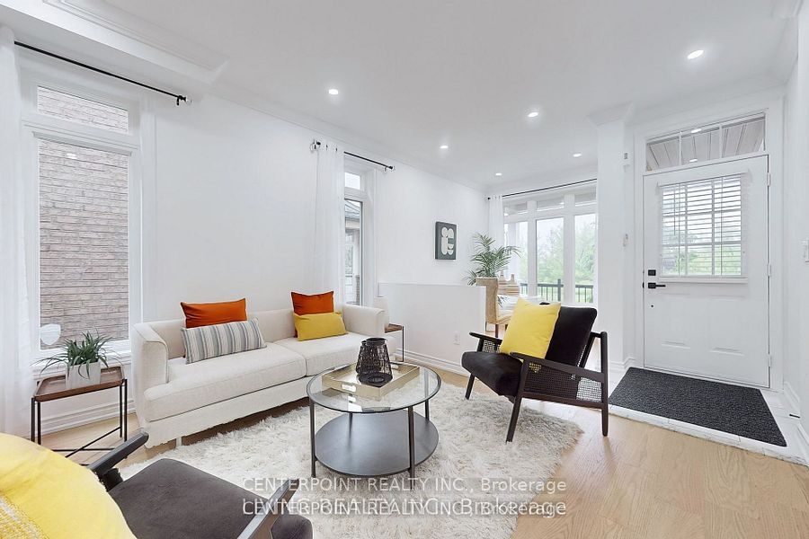 416 The Bridle Walk