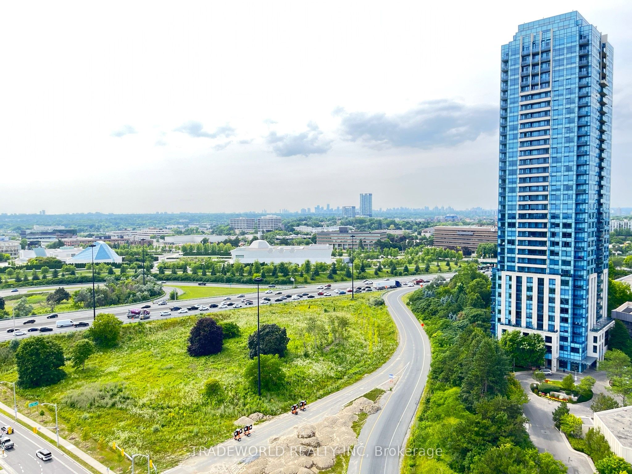 215 Wynford Drive 2307