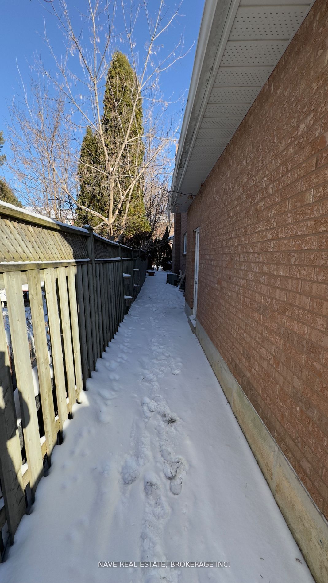 86 Elgin Mills Road W Basement