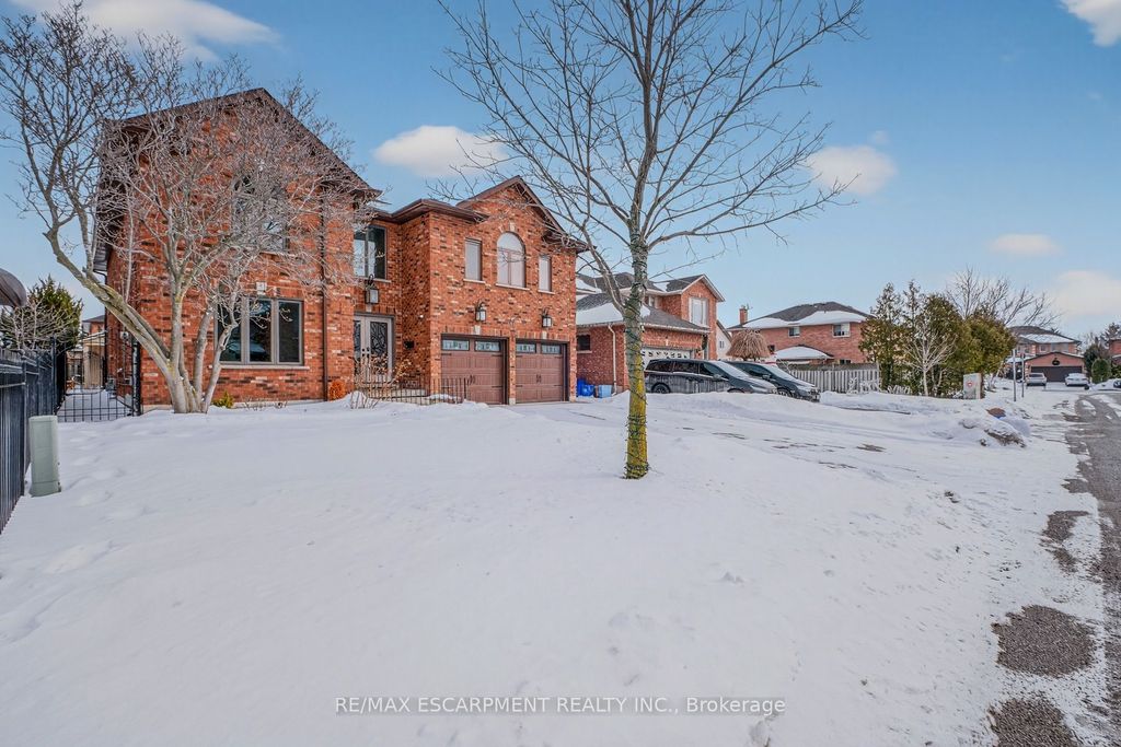 Photo of 41 Candor Crescent, Hamilton, ON L8E 4X6 (MLS # X12790128)