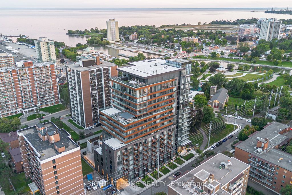 Photo of 21 Park Street E #506, Mississauga, ON L5G 0C2 (MLS # W13094140)