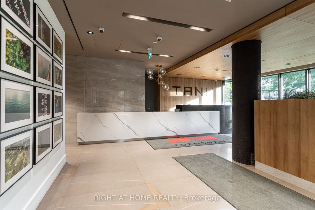 Photo of 21 Park Street E #506, Mississauga, ON L5G 0C2 (MLS # W13094140)