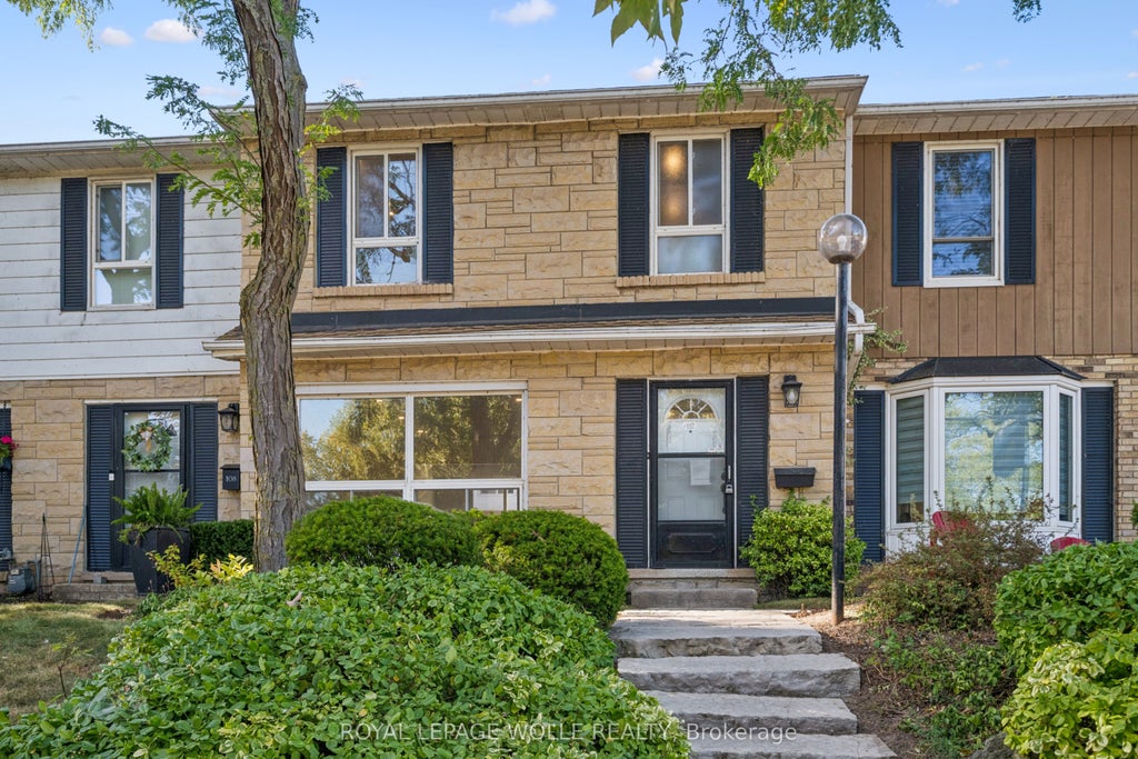 Photo of 5475 Lakeshore Road #107, Burlington, ON L7L 1E1 (MLS # W14109484)