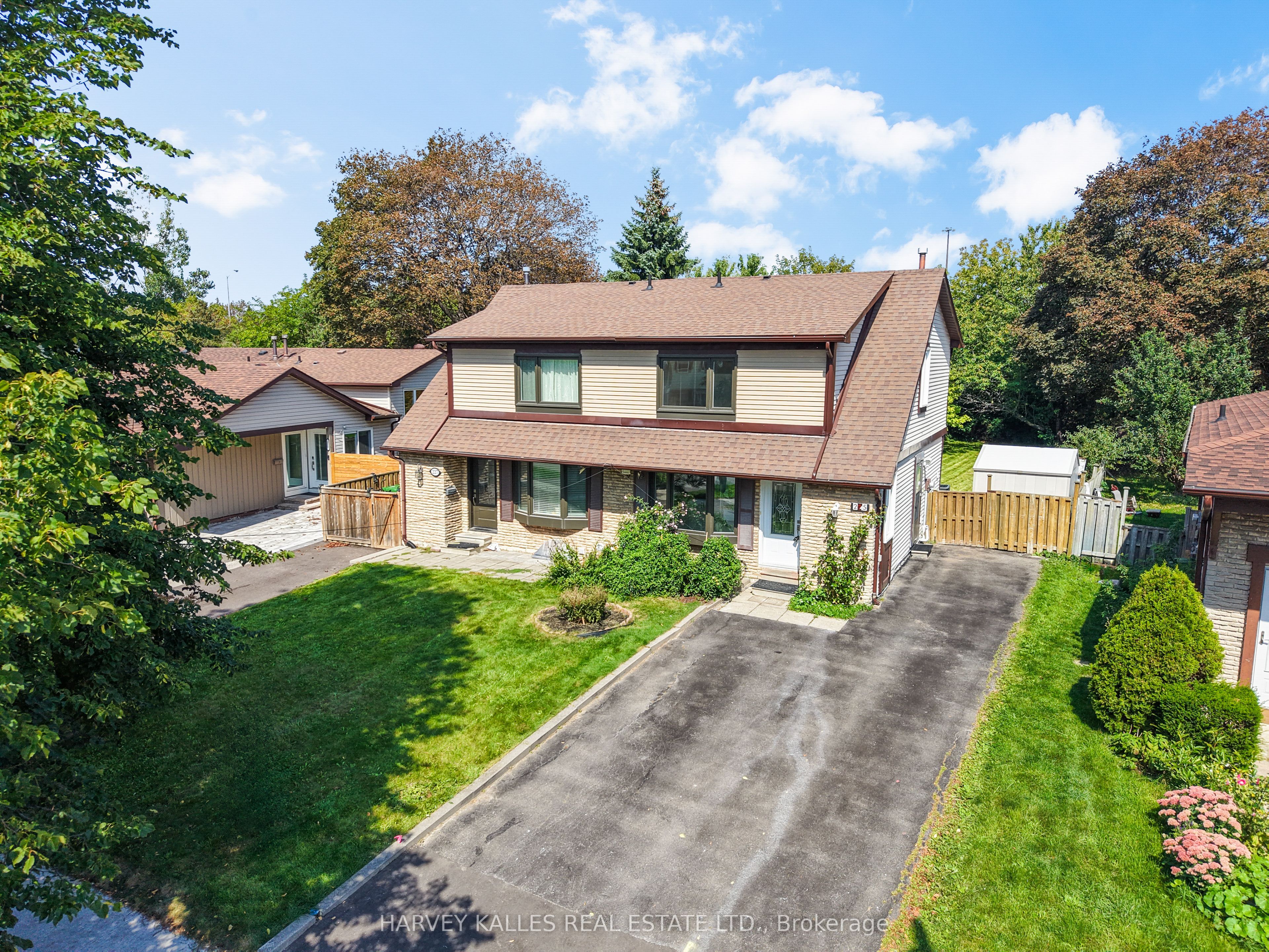 225 Hollyberry Trail