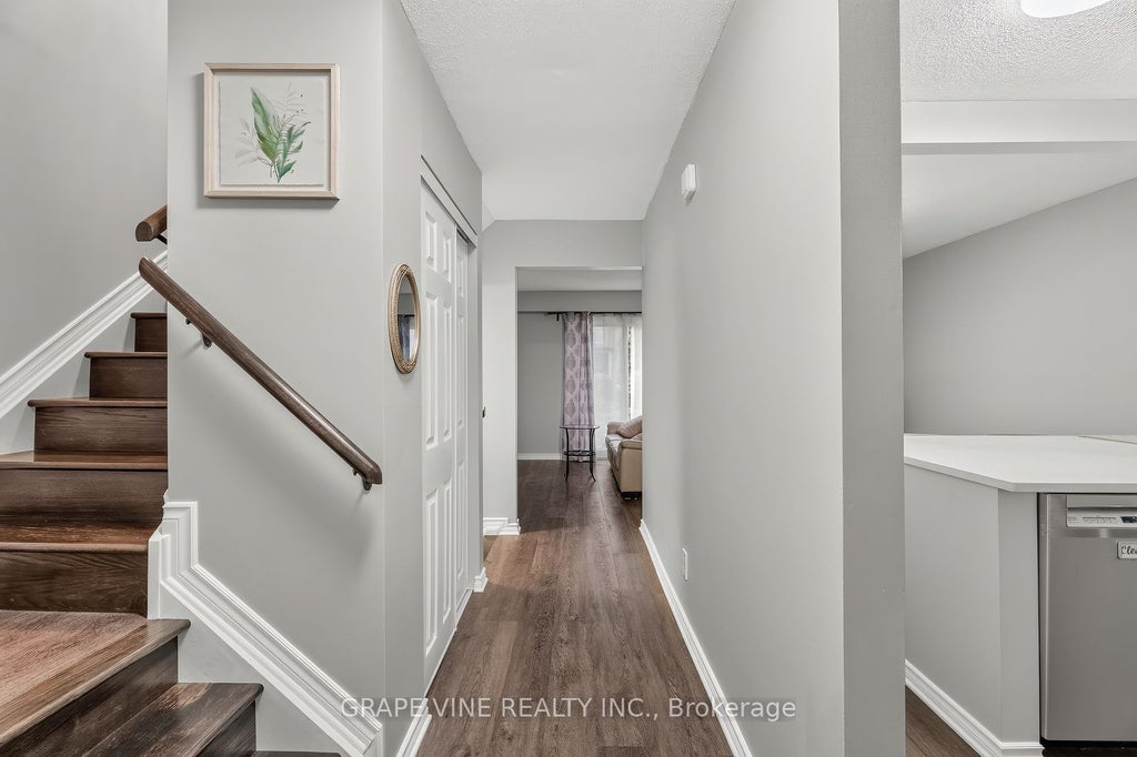 Photo of 3897E Old Richmond Road #190, Bells Corners and South to Fallowfield, ON K2H 8T8 (MLS # X14091018)