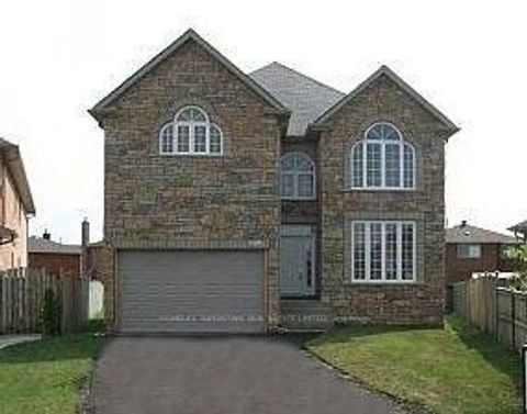 1379 Norenko Court Mississauga ON L5V 2M8