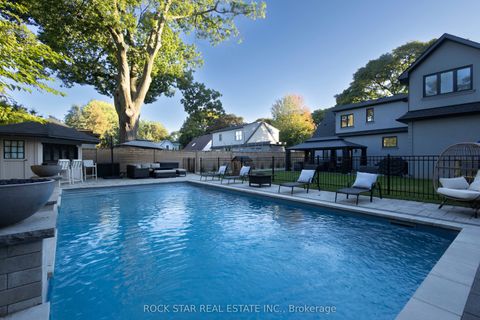 2055 Courtland Crescent Mississauga ON L4Y 1V1