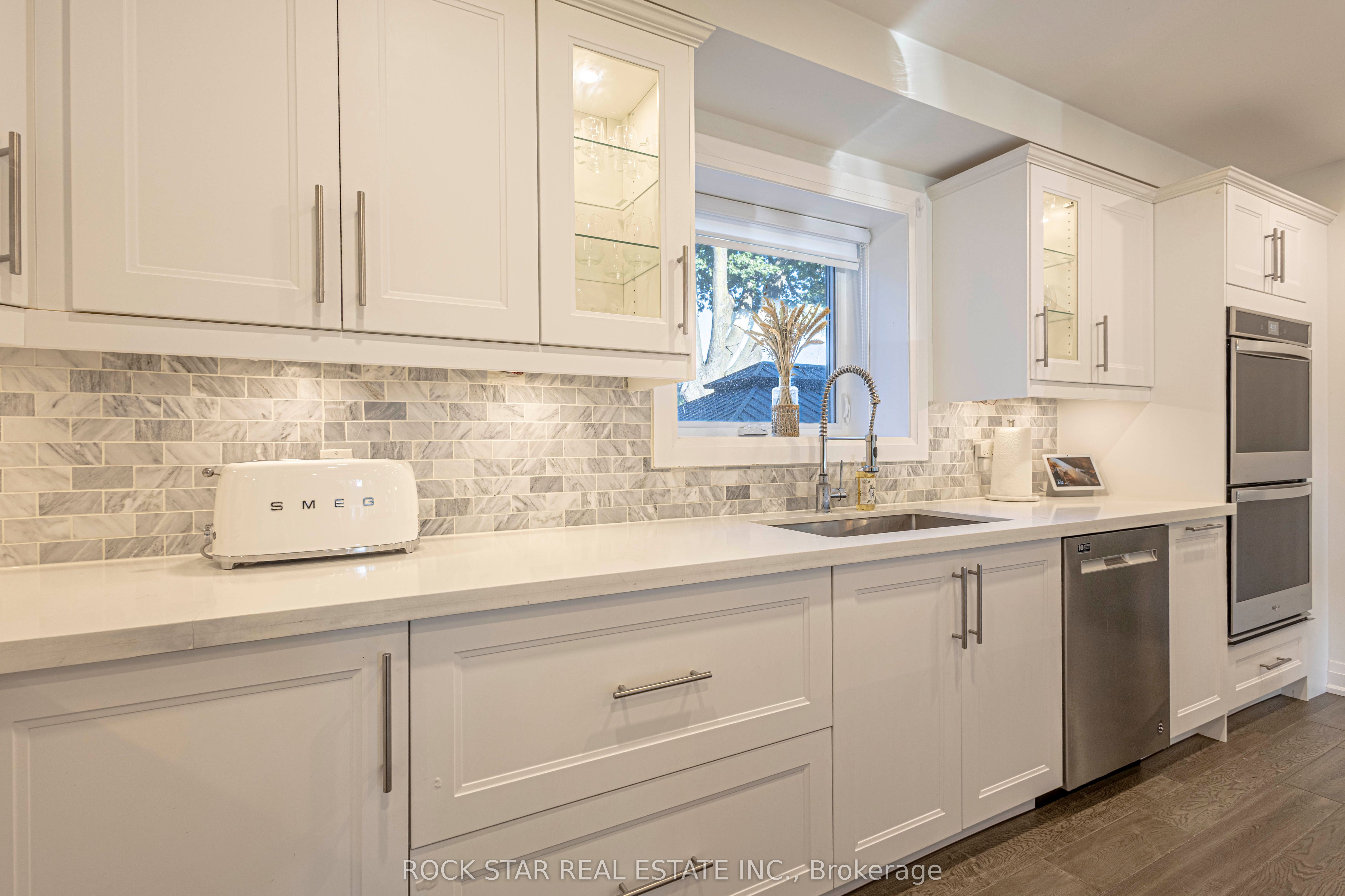 2055 Courtland Crescent