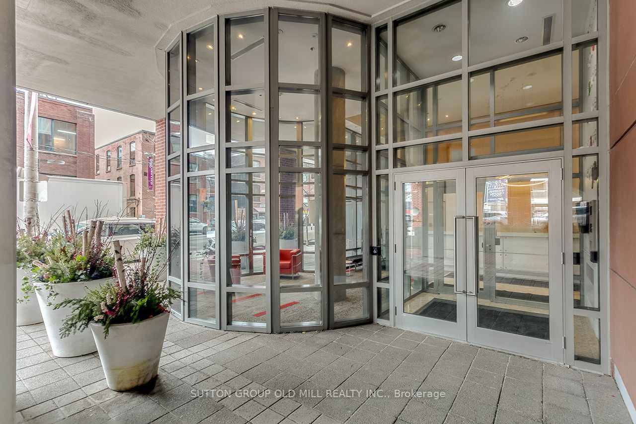 255 Richmond Street E PH2