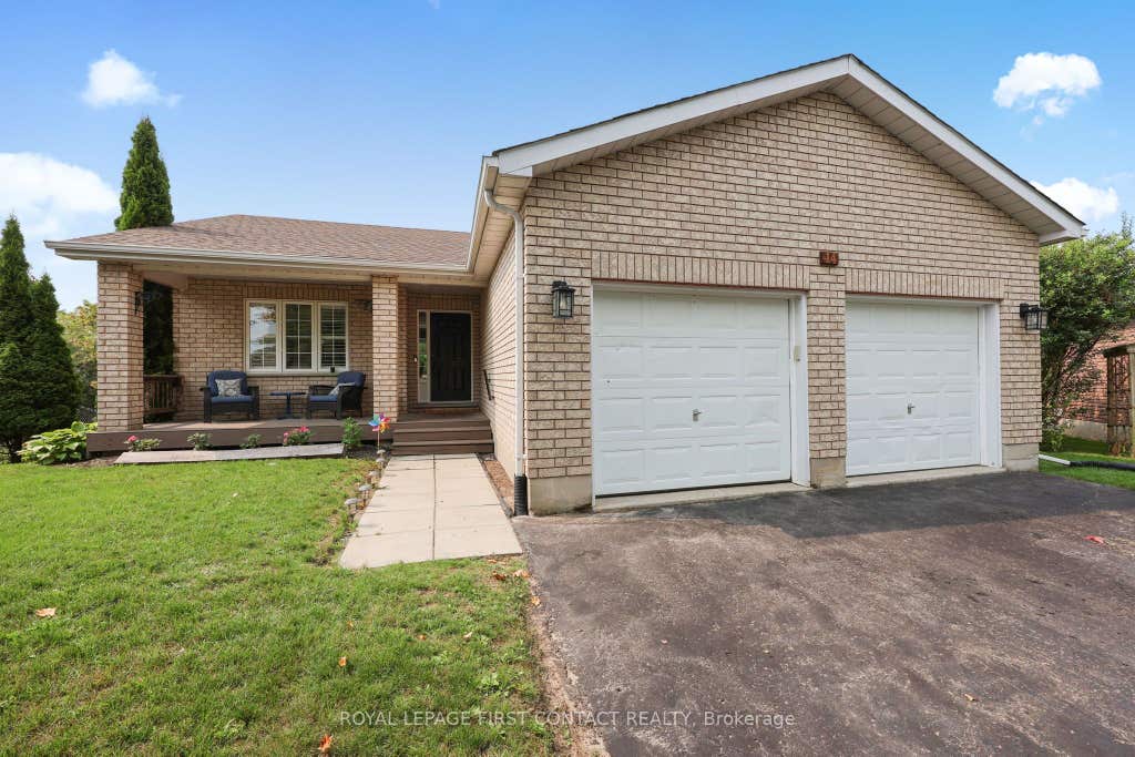 Photo of 14 HUNTER Court, Springwater, ON L0L 1P0 (MLS # S13673678)