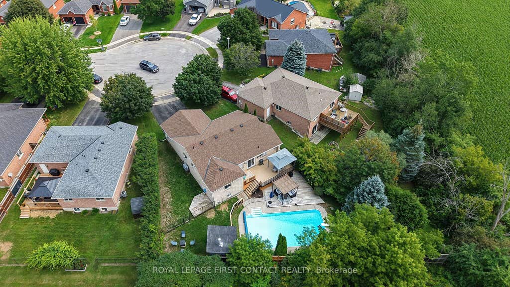 Photo of 14 HUNTER Court, Springwater, ON L0L 1P0 (MLS # S13673678)