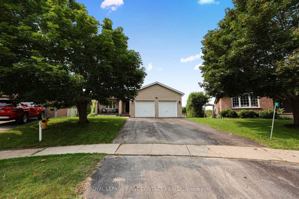 Photo of 14 HUNTER Court, Springwater, ON L0L 1P0 (MLS # S13673678)