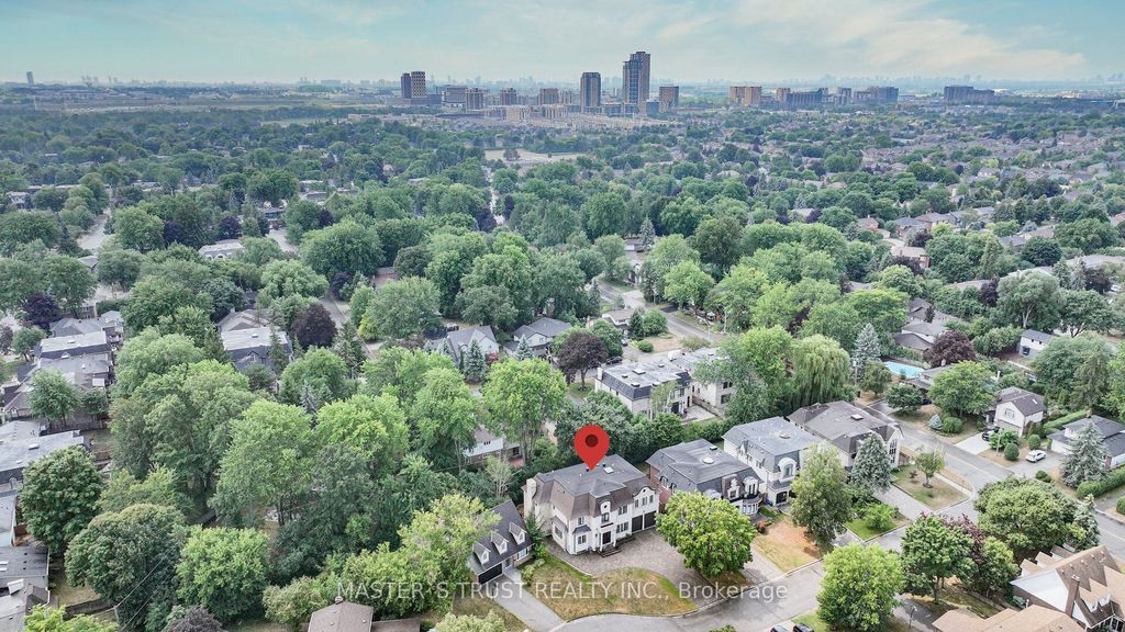 Photo of 7 Trumpour Court, Markham, ON L3R 2L4 (MLS # N13106504)