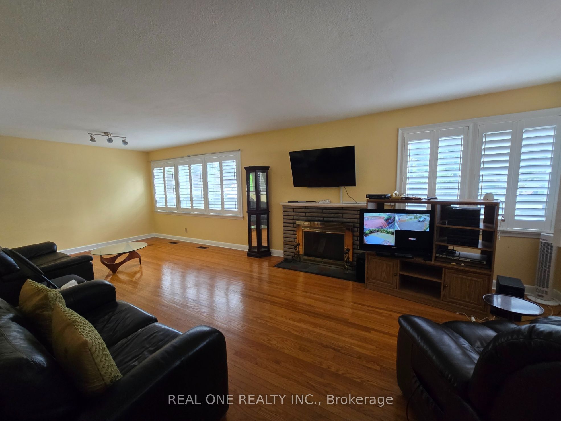 389 Kerrybrook Drive