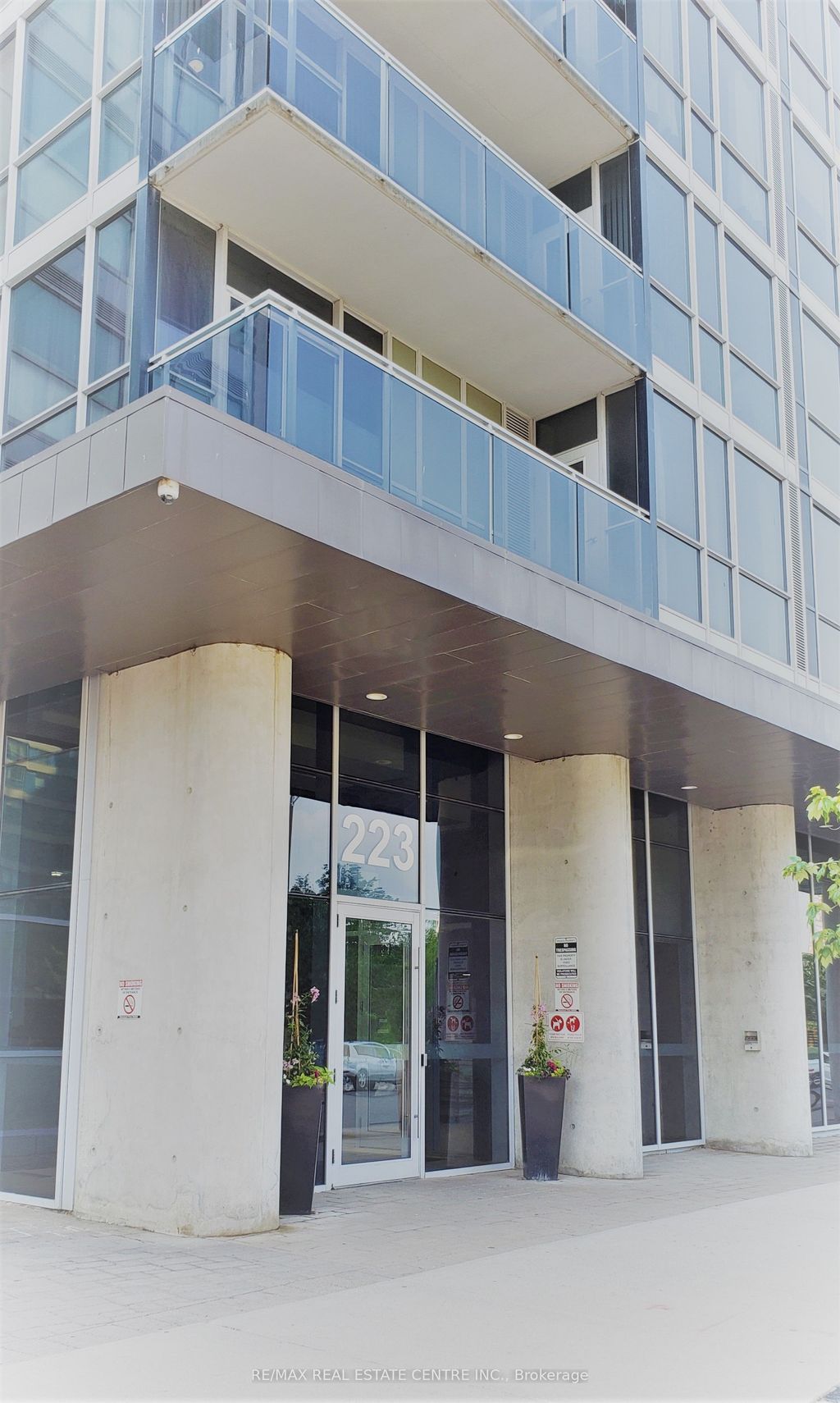 Photo of 223 Webb Drive #2209, Mississauga, ON L5B 0E8 (MLS # W12762774)