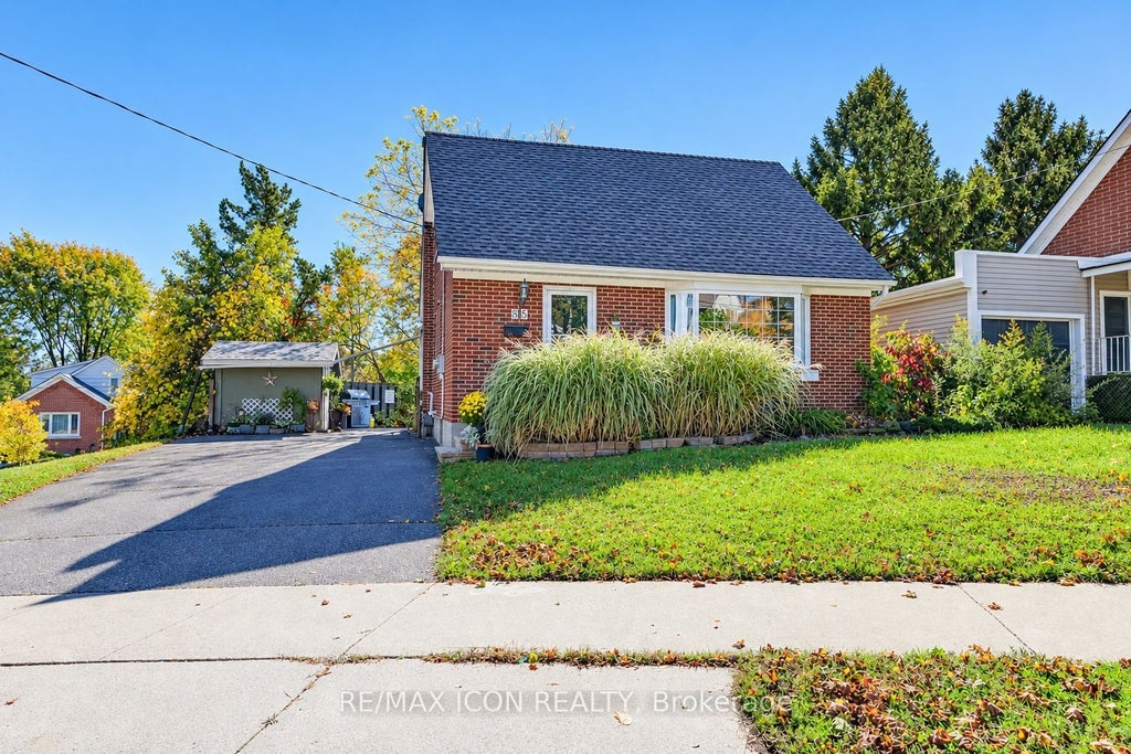 Photo of 35 Pleasant Avenue, Out of Area, ON N2M 4A3 (MLS # X14100724)
