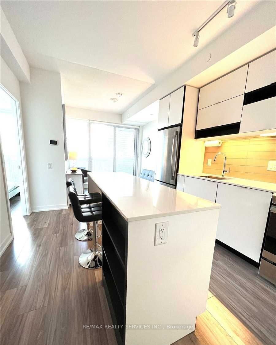 4065 Confederation Parkway 2509