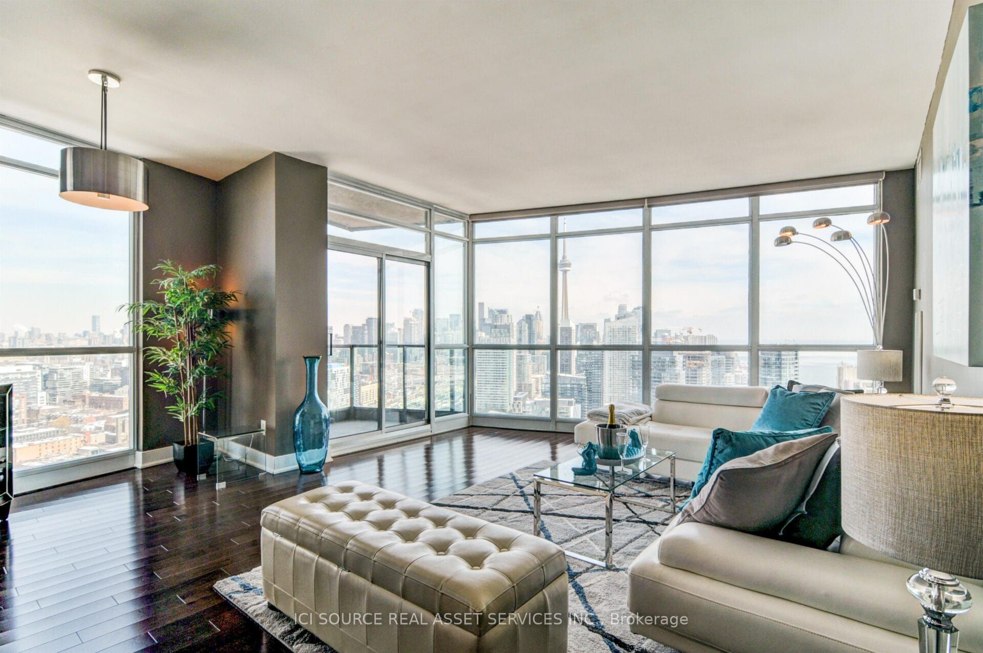 219 Fort York Boulevard Lph02