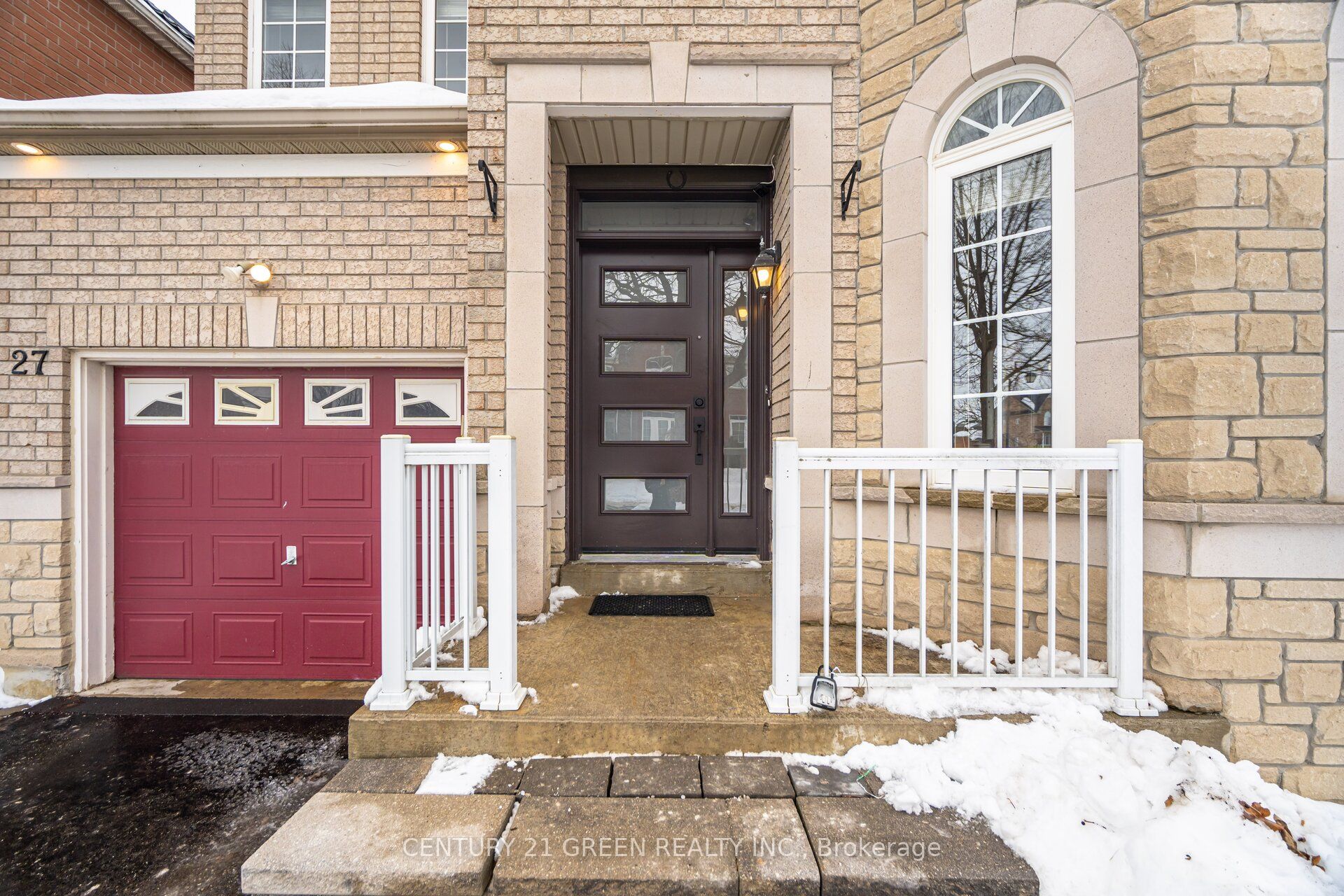 27 Outlook Terrace Drive