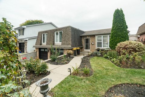 Photo of 5 Beechwood Avenue, Brant, ON N3R 6Z1 (MLS # X12470196)
