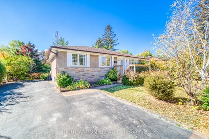 506 Trudale Court Oakville ON L6L 4H1