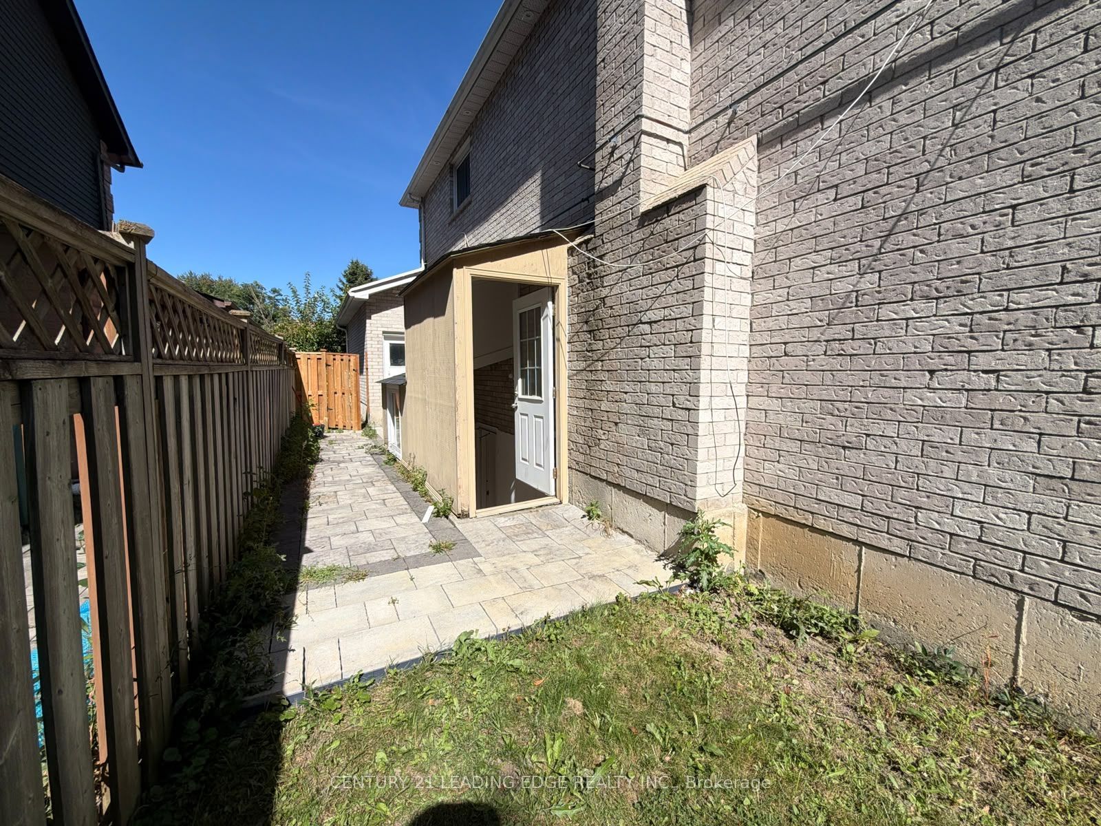 2 Higginson Street #Lower